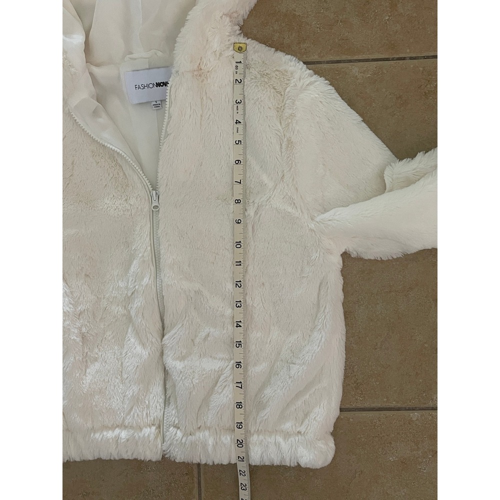 White Faux Fur Hooded Zip Up Cropped Jacket Size Small - Picture 9 of 9